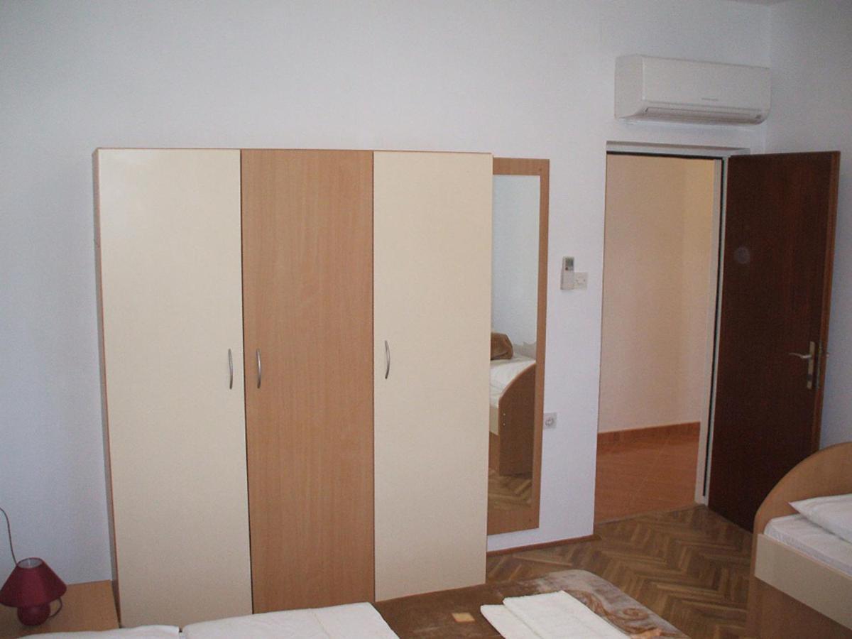 Apartments Piculjan Лопар Экстерьер фото