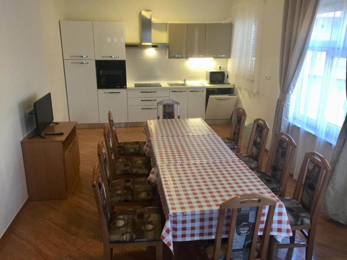Apartments Piculjan Лопар Экстерьер фото
