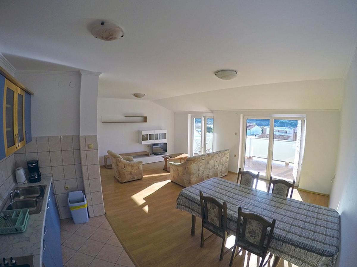 Apartments Piculjan Лопар Экстерьер фото