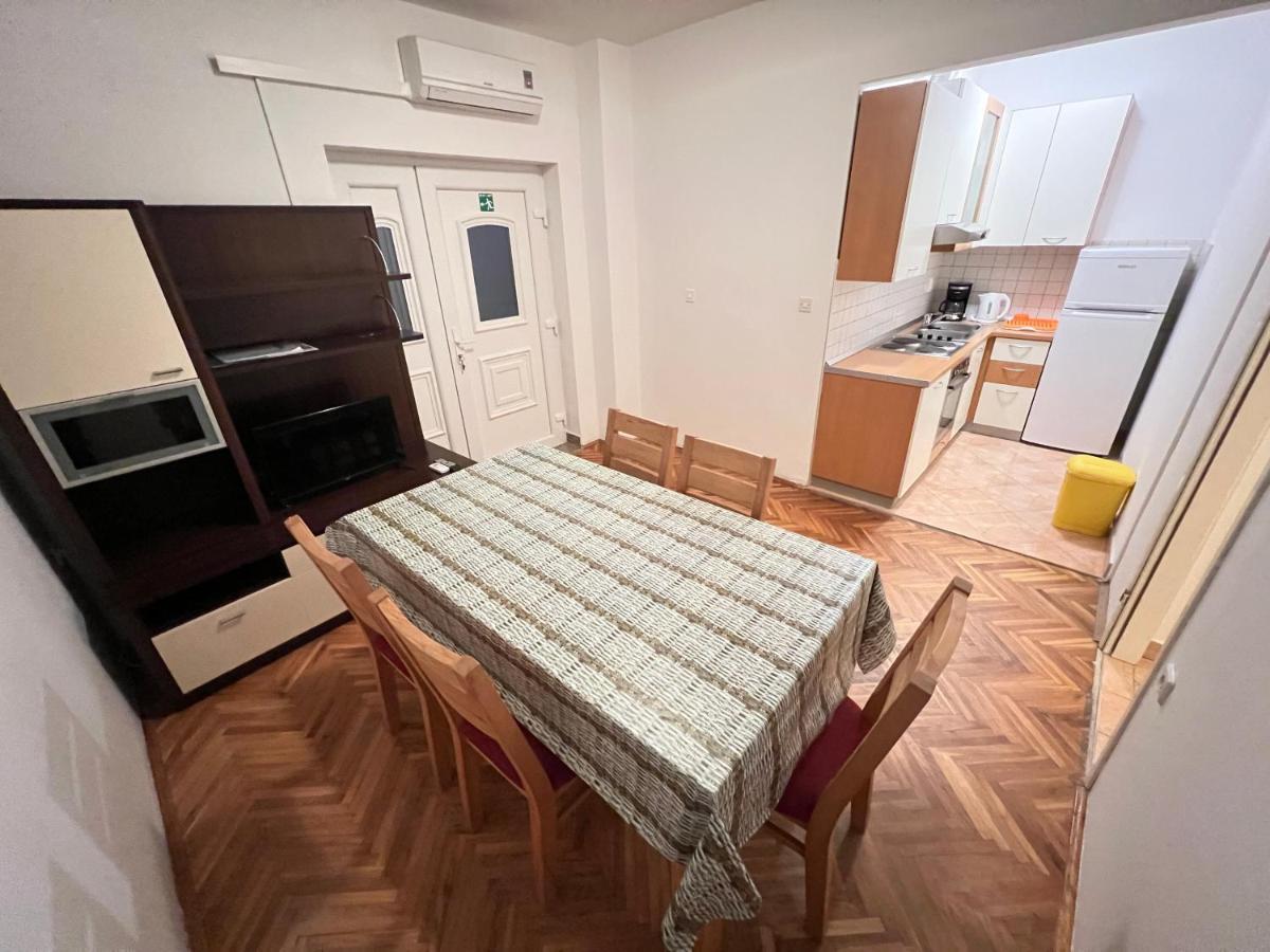 Apartments Piculjan Лопар Экстерьер фото
