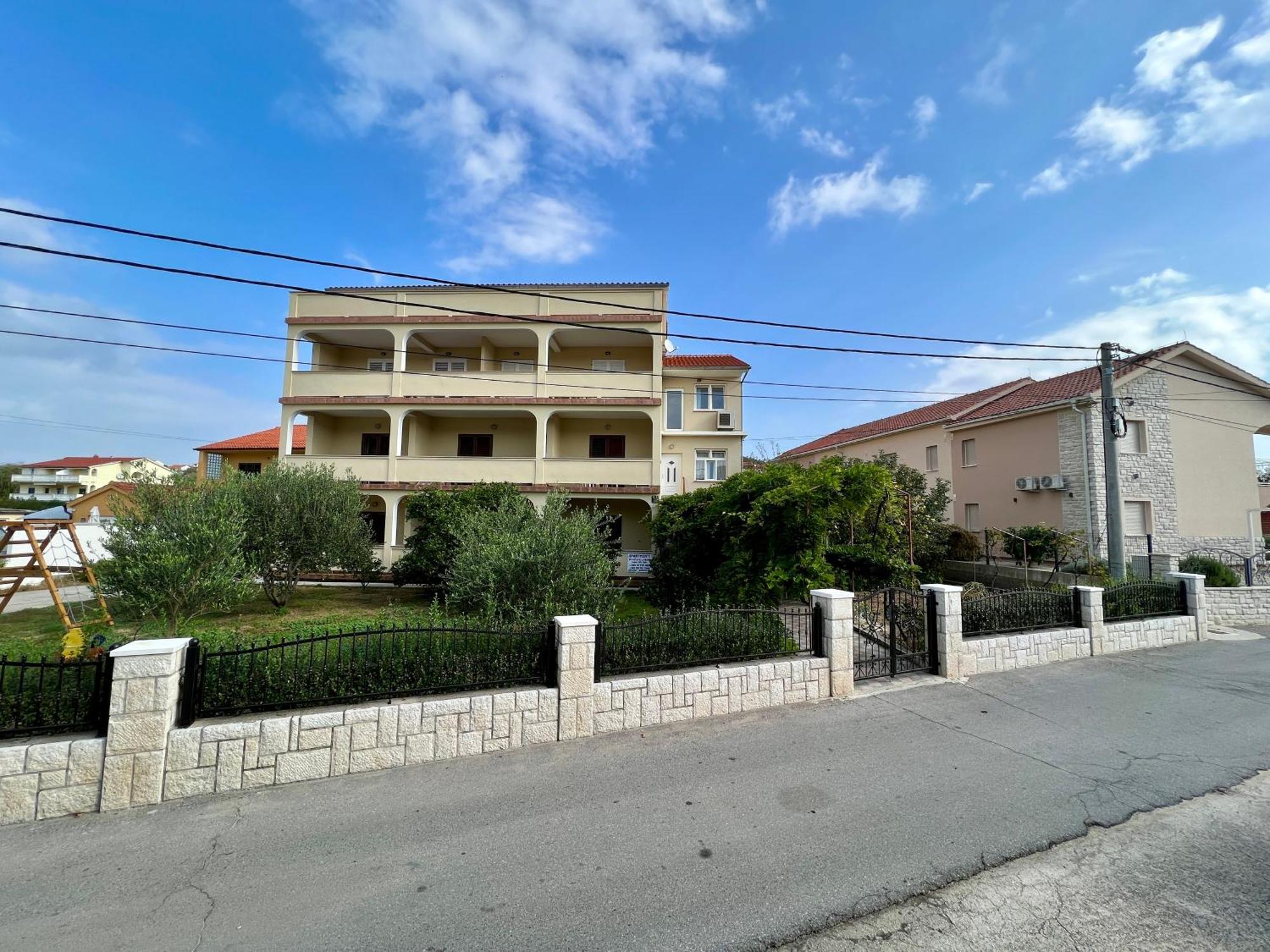 Apartments Piculjan Лопар Экстерьер фото