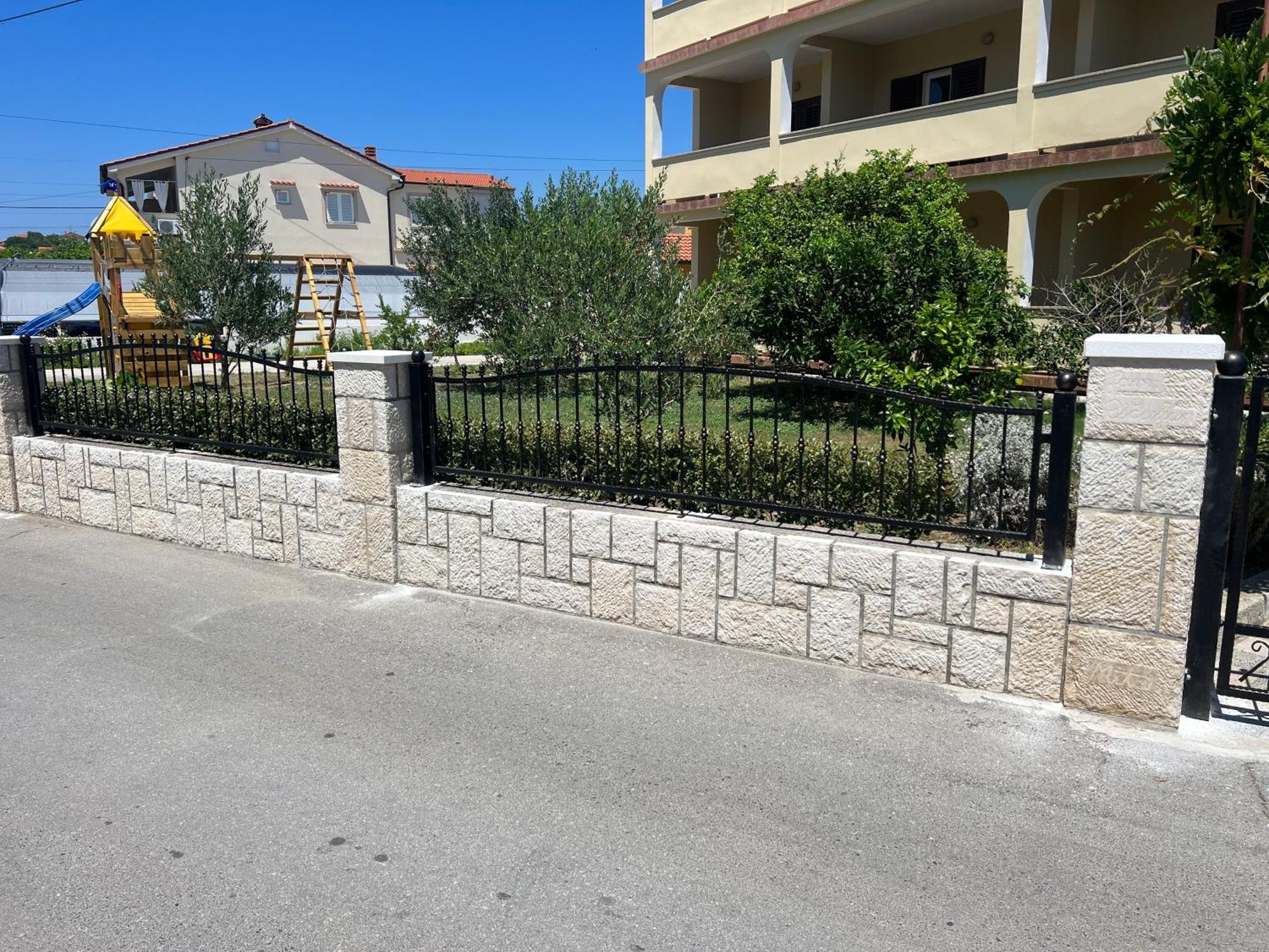 Apartments Piculjan Лопар Экстерьер фото