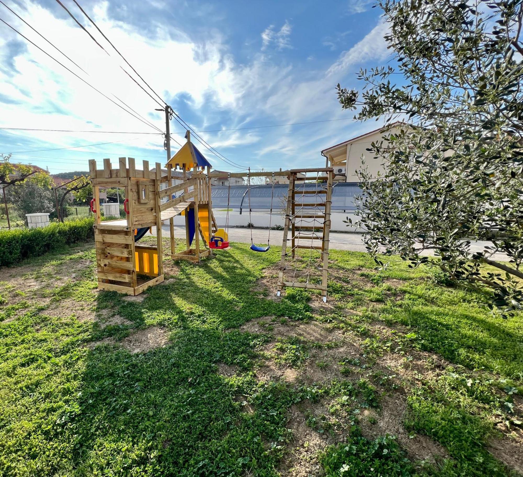 Apartments Piculjan Лопар Экстерьер фото