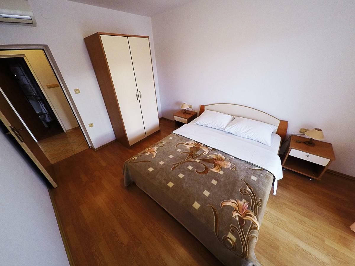 Apartments Piculjan Лопар Экстерьер фото